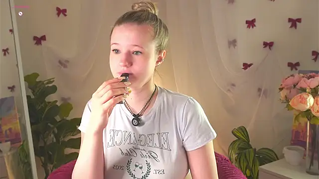 MaydaFoulk online show from 04.18.26