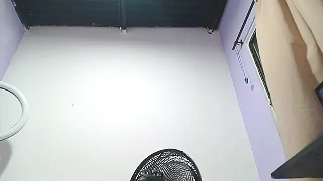 PetiteIvoryQueen19 online show from 01.28.25