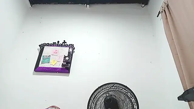 PetiteIvoryQueen19 online show from 03.11.25