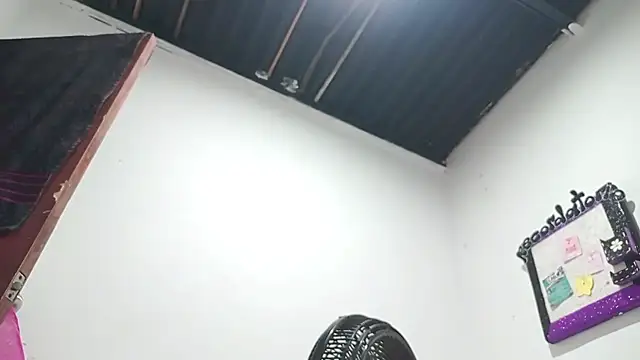 PetiteIvoryQueen19 online show from 03.13.25