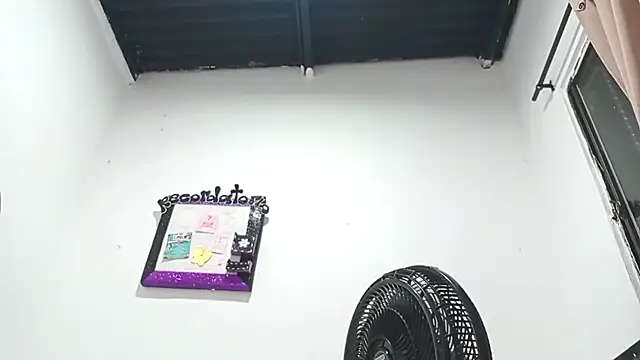 PetiteIvoryQueen19 online show from 03.14.25