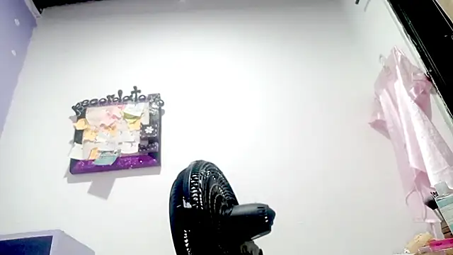 PetiteIvoryQueen19 online show from 04.01.26