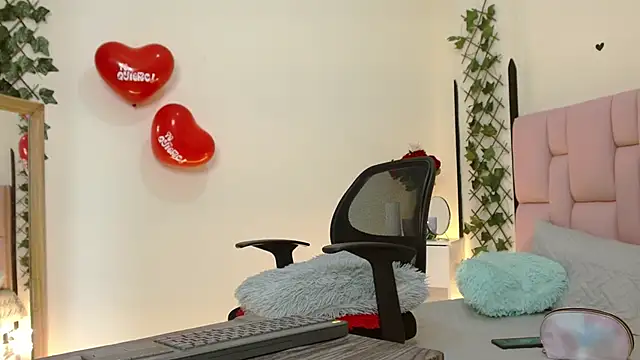 isabela ferrer  online show from 02.14.25