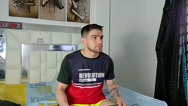 Snapshot of Sexy_Alejandro_ chatting on 12.27.24 Sexy Alejandro  online show from 12.27.24