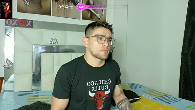 Snapshot of Sexy_Alejandro_ chatting on 01.28.25 Sexy Alejandro  online show from 01.28.25