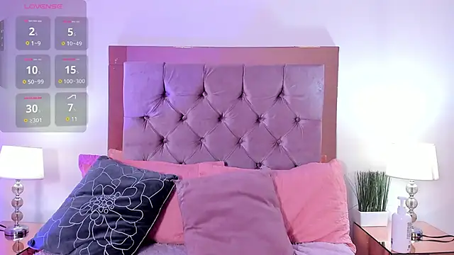 melanie hills online show from 11.12.25