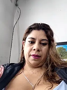 Laura-Hernandez online show from 11.24.25