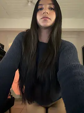 Snapshot of aly_golden_ chatting on 06.18.26 aly golden online show from 06.18.26