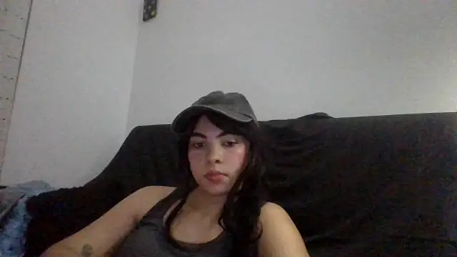 Snapshot of Kiri_Cutee chatting on 01.05.25 Kiri Cutee online show from 01.05.25