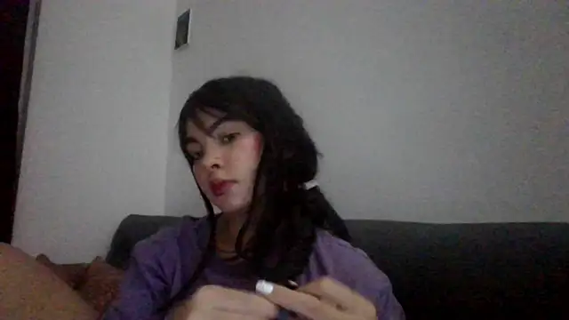 Snapshot of Kiri_Cutee chatting on 01.16.25 Kiri Cutee online show from 01.16.25