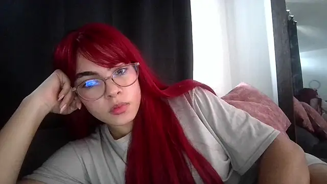 Snapshot of Kiri_Cutee chatting on 03.14.25 Kiri Cutee online show from 03.14.25