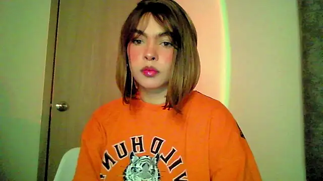 Snapshot of Kiri_Cutee chatting on 09.13.25 Kiri Cutee online show from 09.13.25