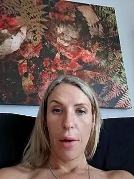 YourJuliena online show from 02.25.25