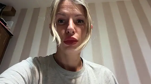 YourJuliena online show from 03.15.25