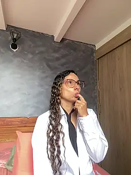 Snapshot of MafeeRoss chatting on 06.08.26 MafeeRoss online show from 06.08.26