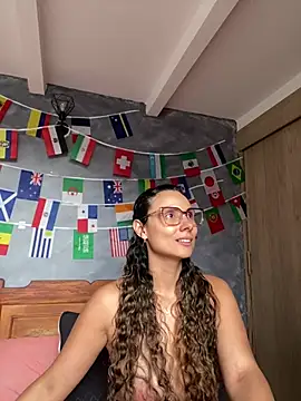 Snapshot of MafeeRoss chatting on 06.13.26 MafeeRoss online show from 06.13.26