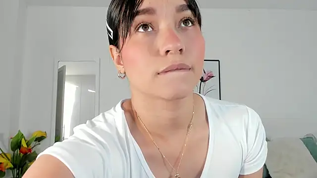 Snapshot of Maia_W10 chatting on 01.21.25 Maia W10 online show from 01.21.25