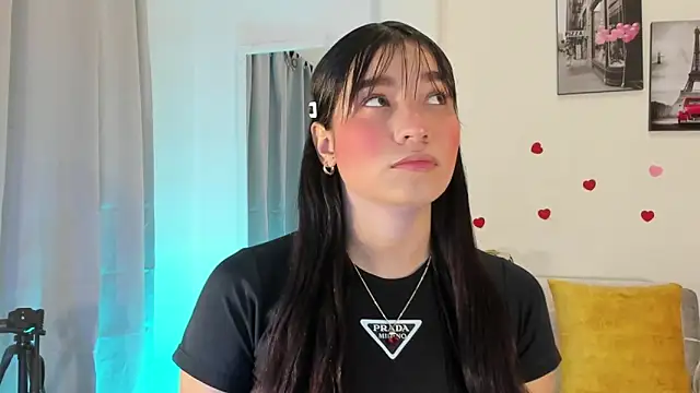 Snapshot of Maia_W10 chatting on 01.27.25 Maia W10 online show from 01.27.25