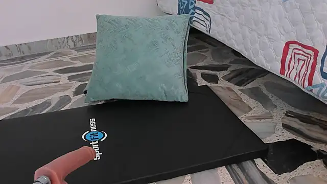 Snapshot of Maia_W10 chatting on 01.31.25 Maia W10 online show from 01.31.25