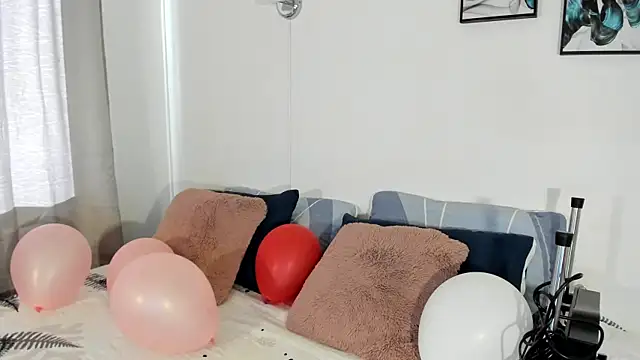Snapshot of Maia_W10 chatting on 03.19.25 Maia W10 online show from 03.19.25