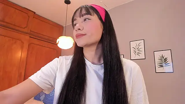 Maia W10 online show from 11.12.25