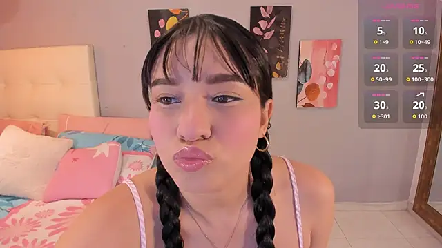 Maia W10 online show from 11.27.25