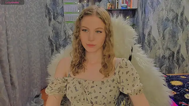 Snapshot of JuxxxsyBunx chatting on 09.29.25 JuxxxsyBunx online show from 09.29.25