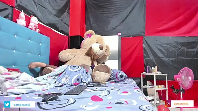 Snapshot of daamonxxx19 chatting on 03.09.25 daamonxxx19 online show from 03.09.25