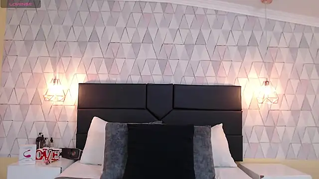 JustinePerry online show from 02.04.25