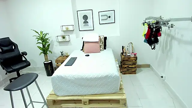 afrodita martinez online show from 01.08.25