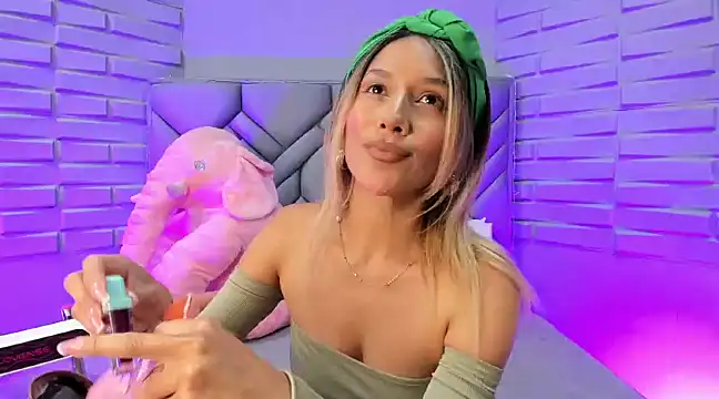 Snapshot of BriannaHarps chatting on 01.18.25 BriannaHarps online show from 01.18.25