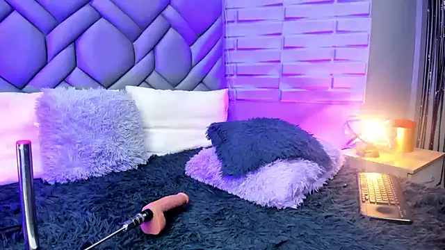 Snapshot of BriannaHarps chatting on 02.13.25 BriannaHarps online show from 02.13.25