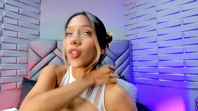 Snapshot of BriannaHarps chatting on 03.01.25 BriannaHarps online show from 03.01.25