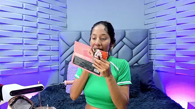 Snapshot of BriannaHarps chatting on 03.06.25 BriannaHarps online show from 03.06.25