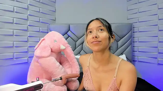 Snapshot of BriannaHarps chatting on 03.22.25 BriannaHarps online show from 03.22.25