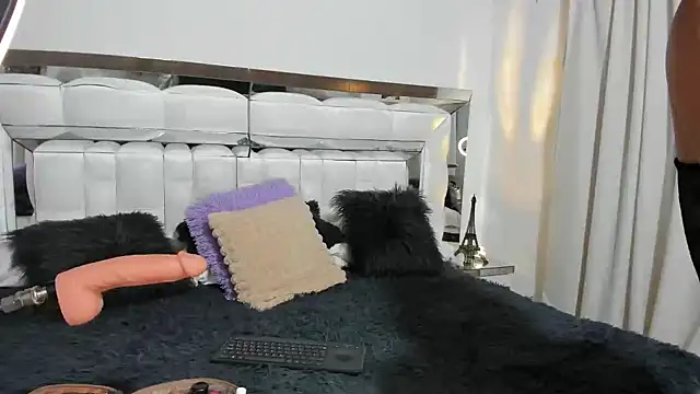 Snapshot of BriannaHarps chatting on 09.24.25 BriannaHarps online show from 09.24.25