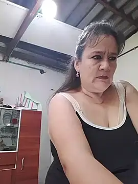 Snapshot of DirtyStefaniax chatting on 06.18.26 DirtyStefaniax online show from 06.18.26