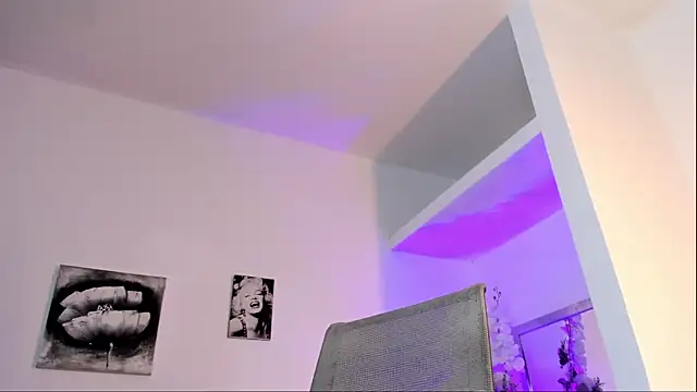 Snapshot of La_Perversa69 chatting on 09.15.25 La Perversa69 online show from 09.15.25