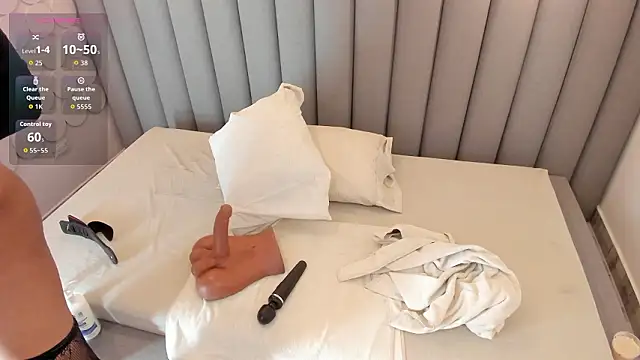 sashamonroe   online show from 03.30.26