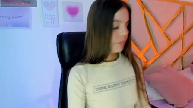 LanaJones  online show from 12.17.25