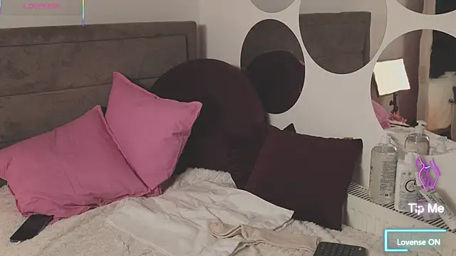 LikaBerry1 online show from 10.11.25