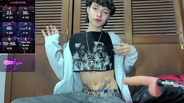 Snapshot of Bloody_lamb chatting on 09.30.25 Bloody lamb online show from 09.30.25