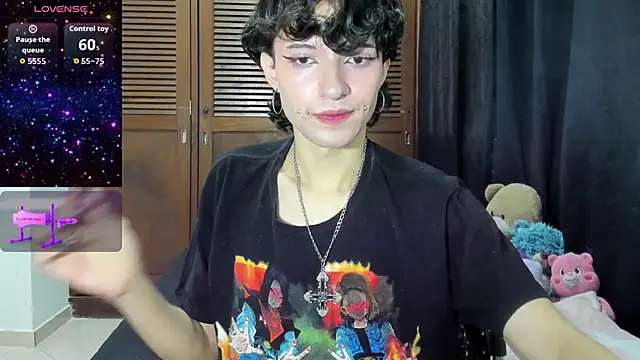 Snapshot of Bloody_lamb chatting on 10.16.25 Bloody lamb online show from 10.16.25