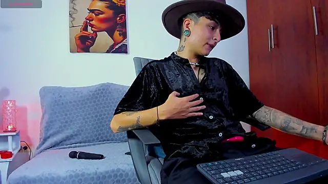 ZuryRamirez  online show from 01.15.25