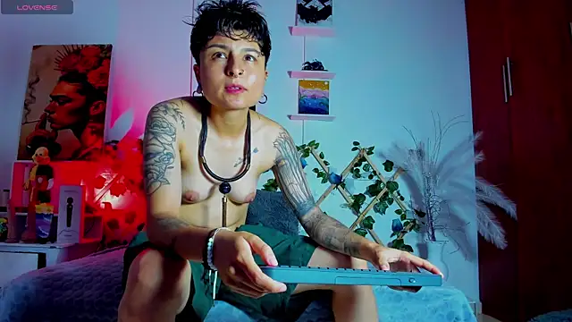 ZuryRamirez  online show from 02.23.25