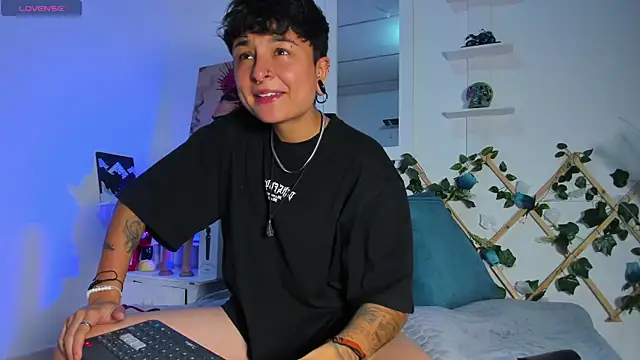 ZuryRamirez  online show from 02.26.25