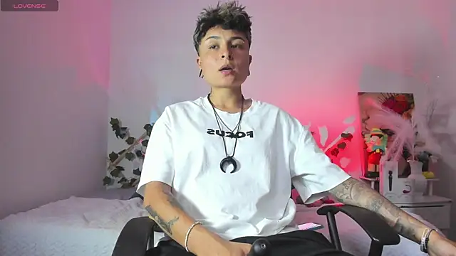 ZuryRamirez  online show from 03.20.25