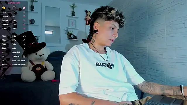 ZuryRamirez  online show from 09.10.25