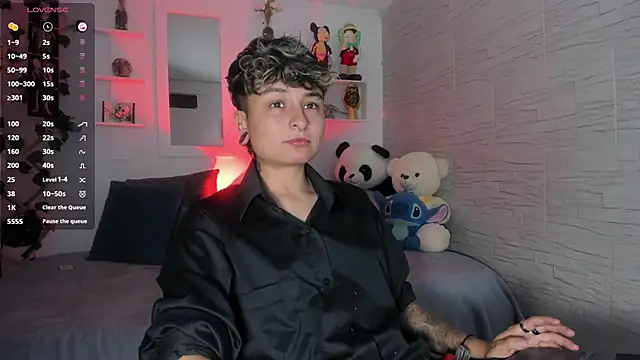 ZuryRamirez  online show from 10.13.25