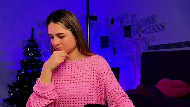 Snapshot of DeboraLarson chatting on 01.24.25 DeboraLarson online show from 01.24.25